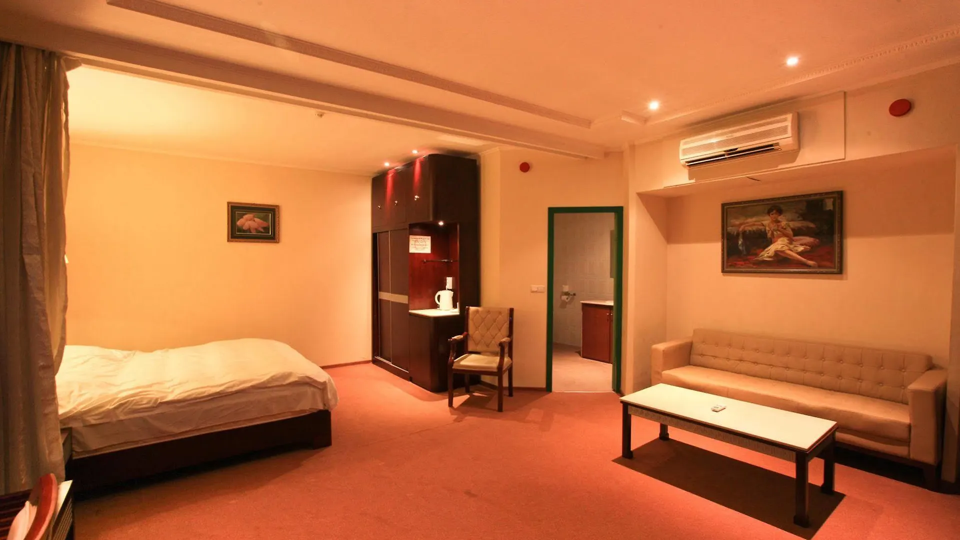 New Ocean Paradise Hotel Rotterdam 3*,  Netherlands