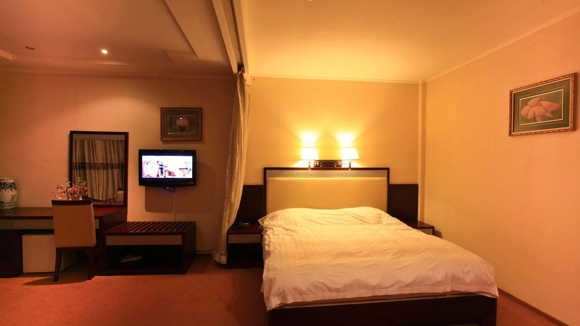New Ocean Paradise Hotel Róterdam